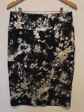 LuLaRoe Black and Gold Metallic Pencil Skirt L
